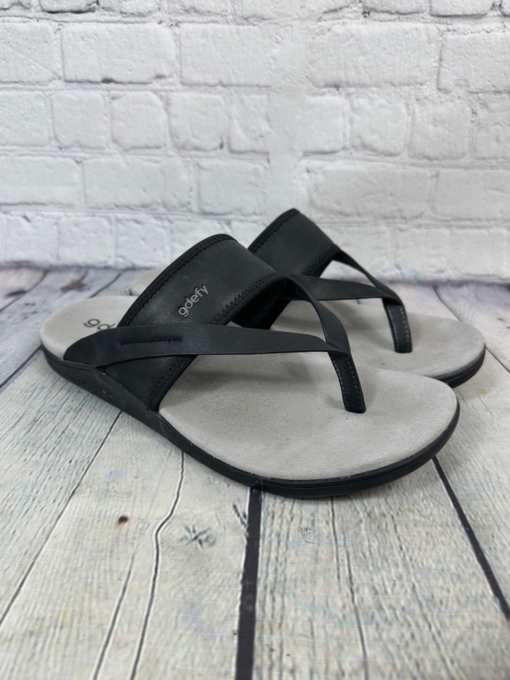 Gravity Defyer Women's GDEFY Gimor Leather Fashion Flip Flops size 10